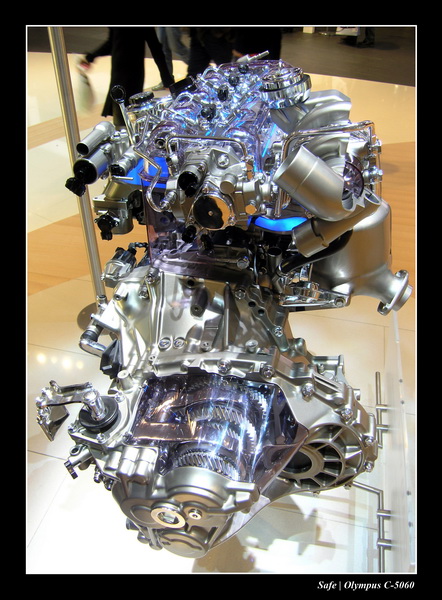 2004 - 10 - Moteurs 1.jpg